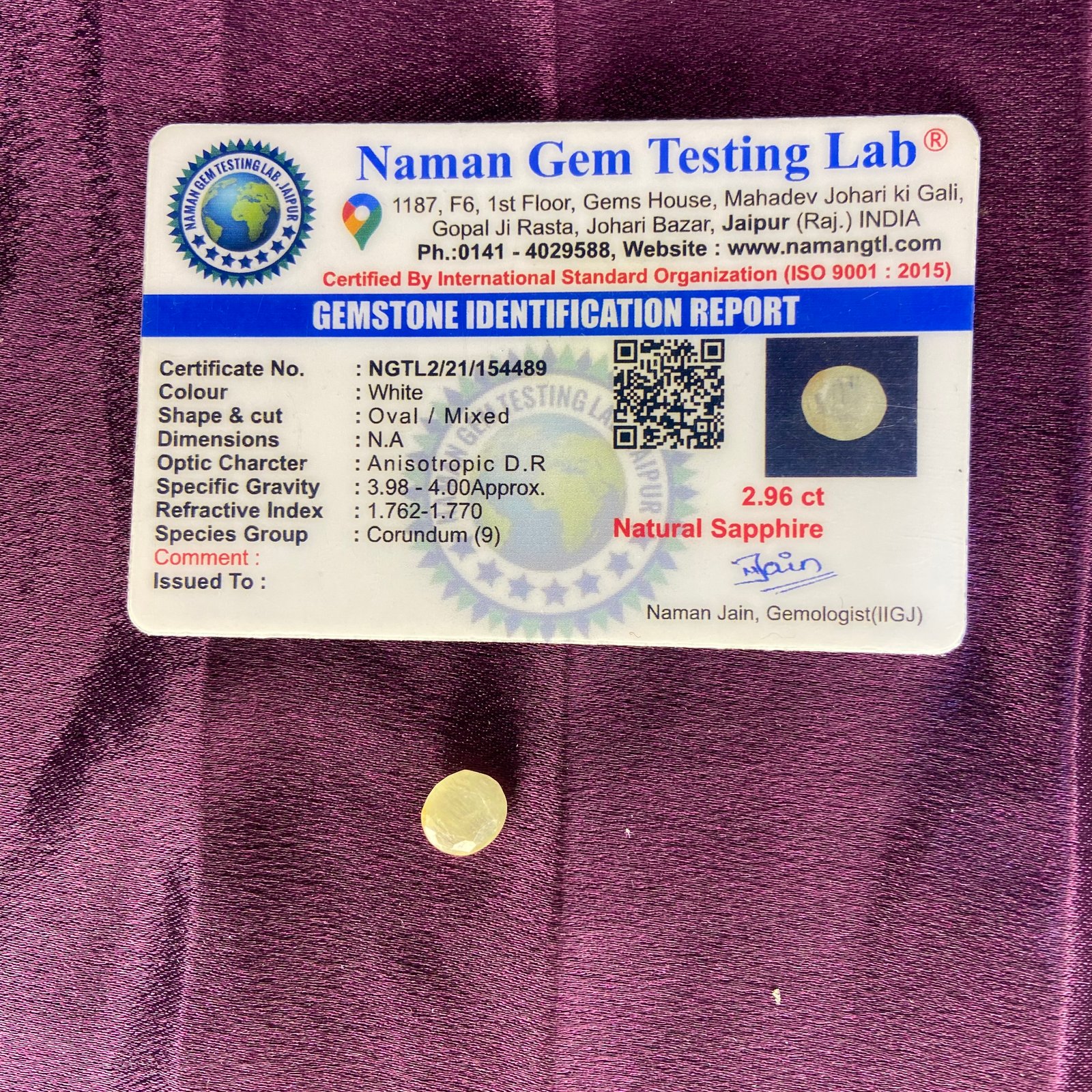 White supphire (व्हाइट पुखराज) 2.96 Ct