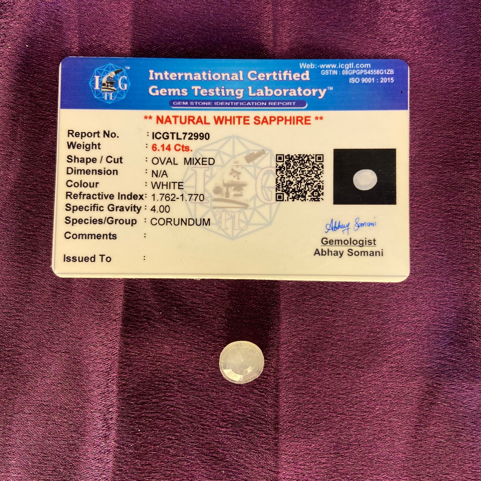 White supphire (व्हाइट पुखराज) 6.14 cts