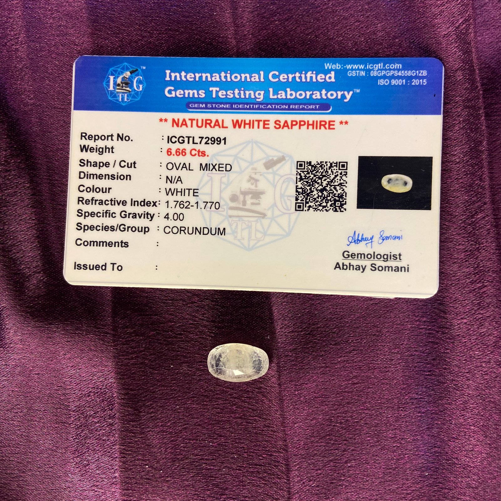 White supphire (व्हाइट पुखराज) 6.66 cts